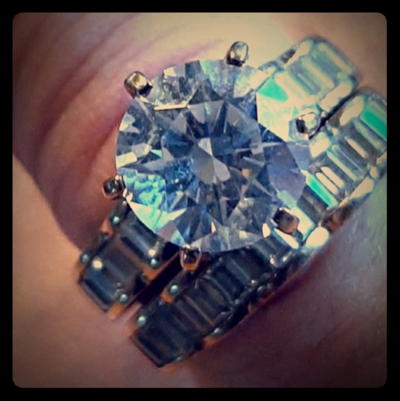 Beautiful wedding set - Picture 1 of 7
